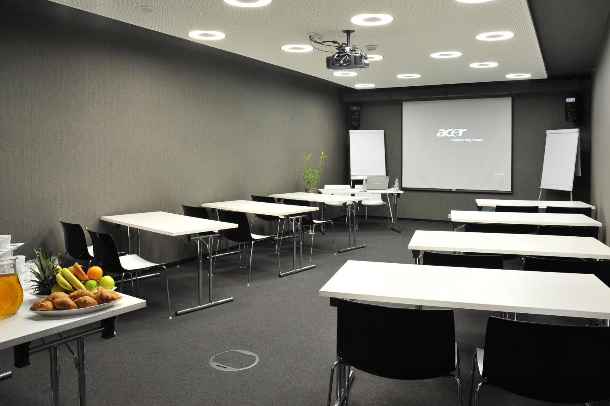 Metropol Design Old Town 4*