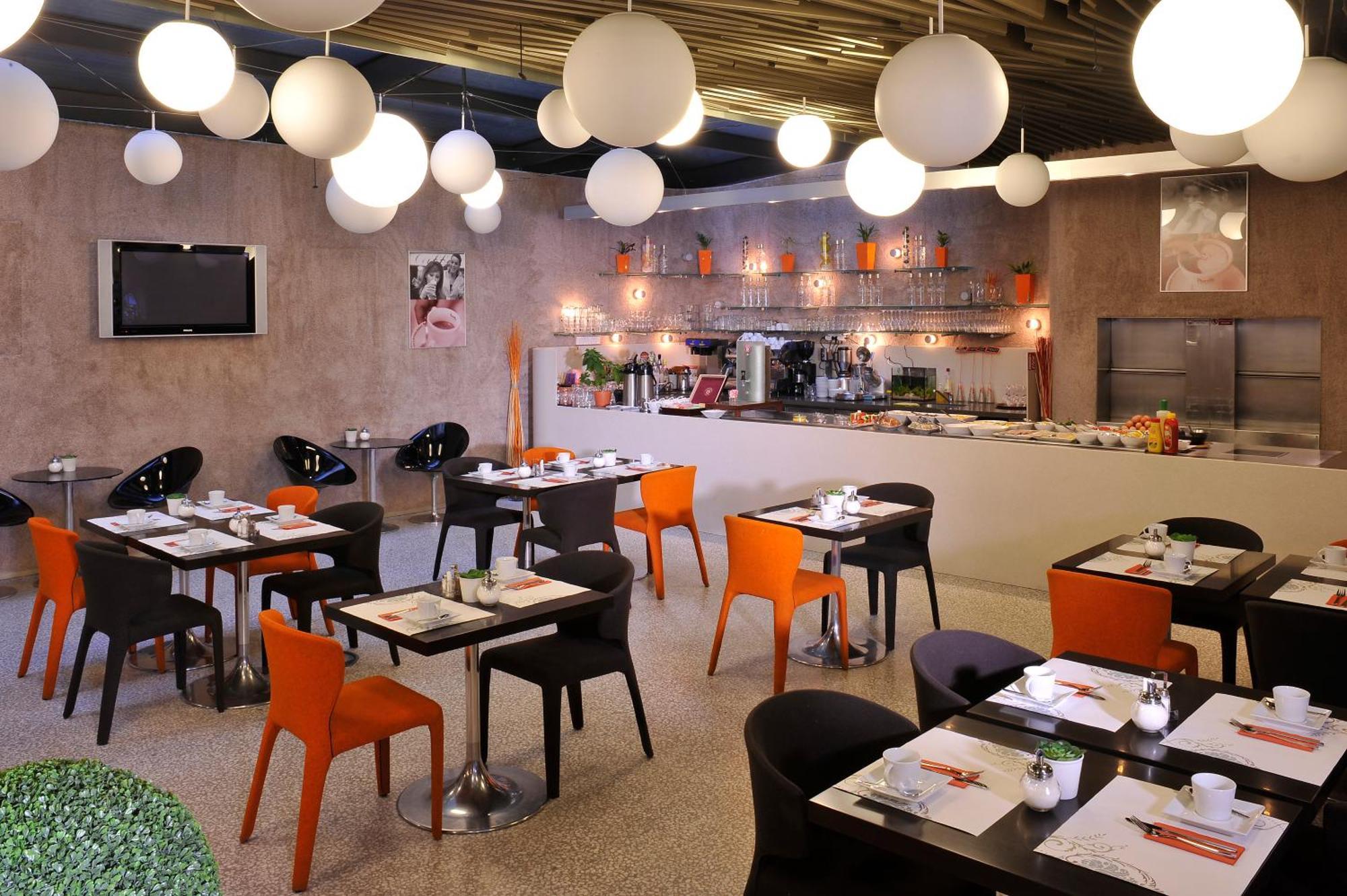 Metropol Design Old Town Otel