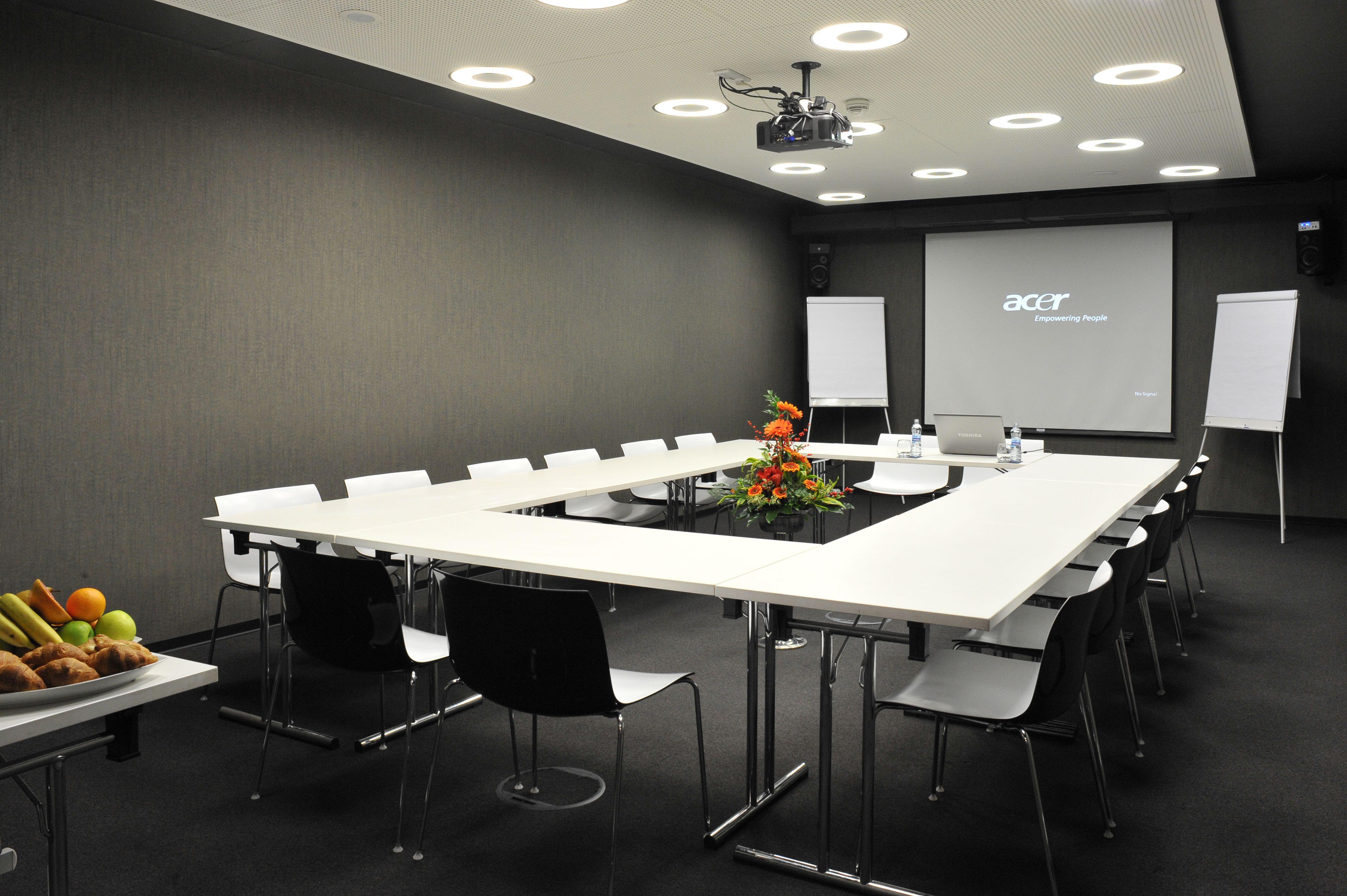 Metropol Design Old Town 4*