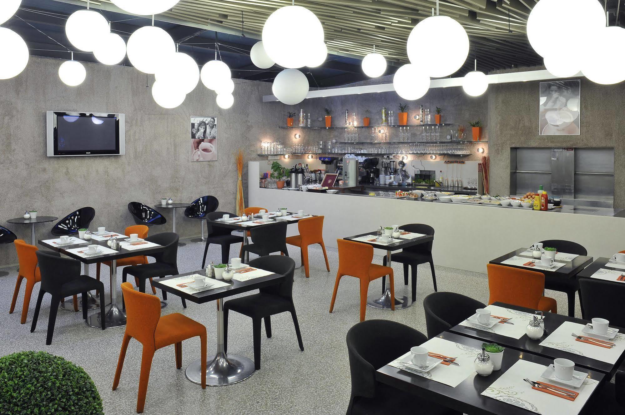 Metropol Design Old Town Hotel